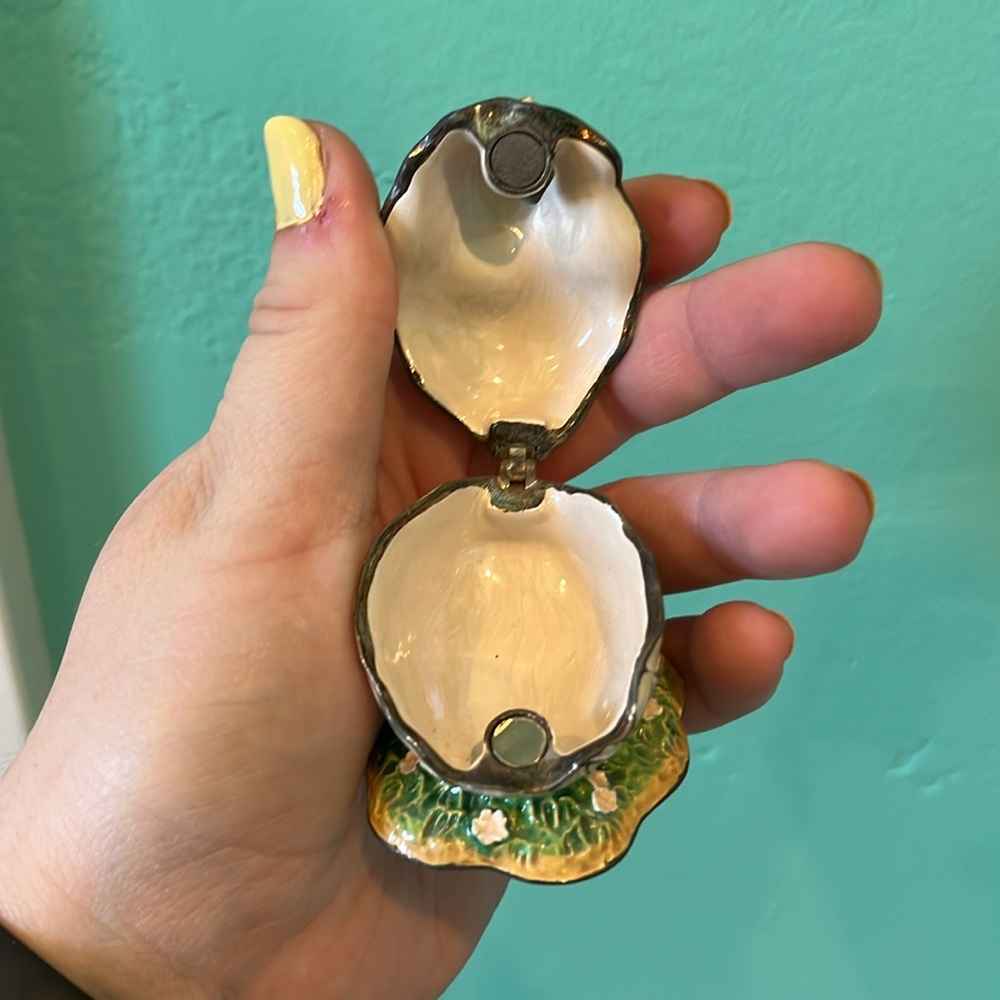 Hatching Yellow Chick Trinket Box - Picture 3 of 3
